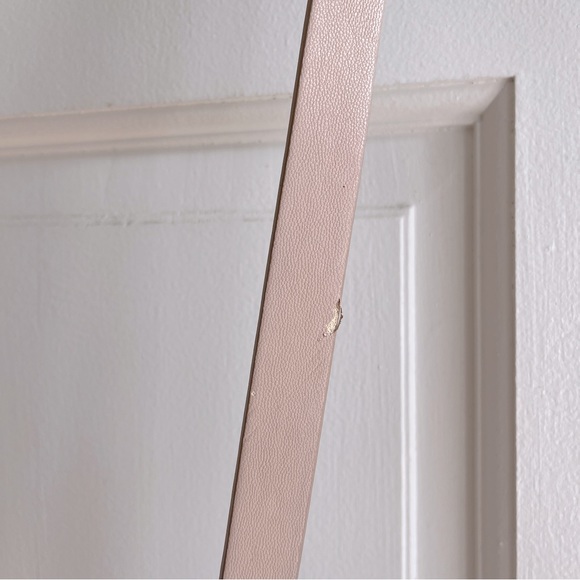 Cream Shoulder Bag with Golden Metal Clasp - Picture 11 of 16